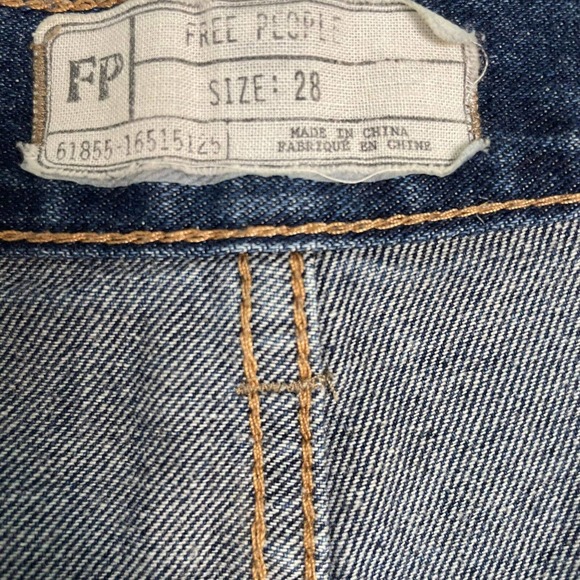 Free People Tulum Jean Shorts Women 28 Blue Embroidered Aztec Raw Hem Distressed - Picture 9 of 10